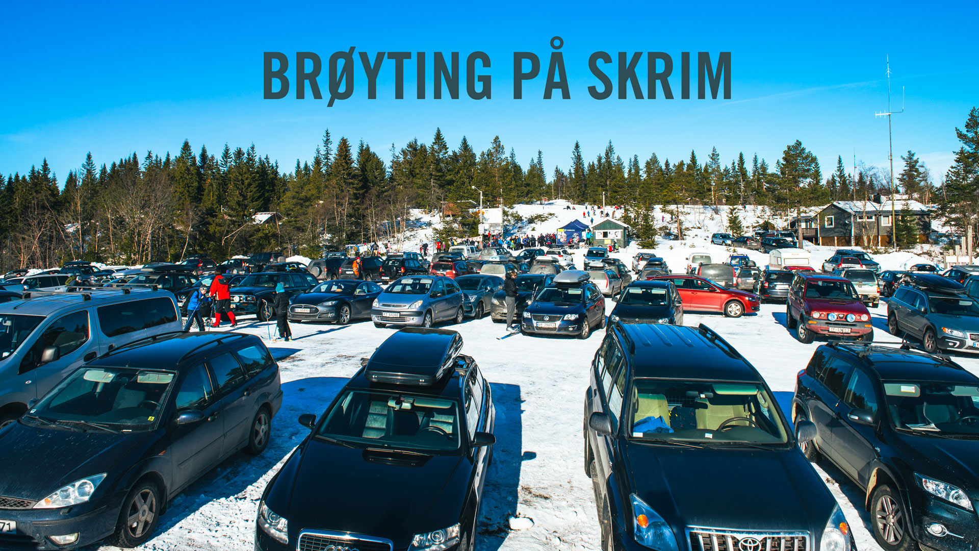 Parkeringsplassen på Skrim en travel utfartsdag.